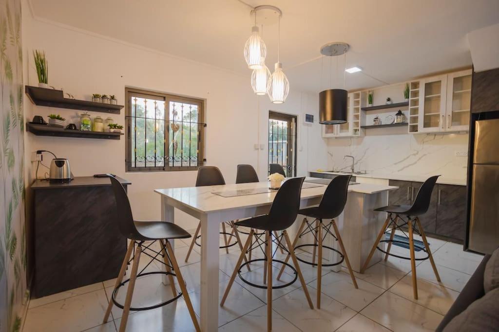 Le Palmiste Lovely 2-Bedroom Duplex With Pool Grand Gaube Kültér fotó